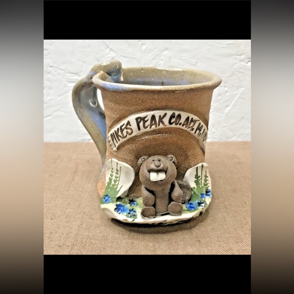 Pikes Peak CO Colorado Alt 14,114' Handcrafted Stoneware 3D Beaver Mug Cup